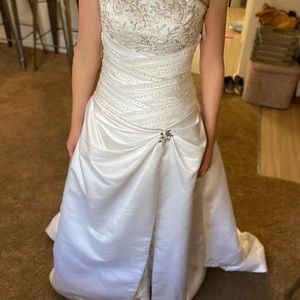 Size 2  ball gown wedding dress